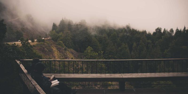 透明陶瓷：氧化锆与功能陶瓷如何革新固态激光器增益介质